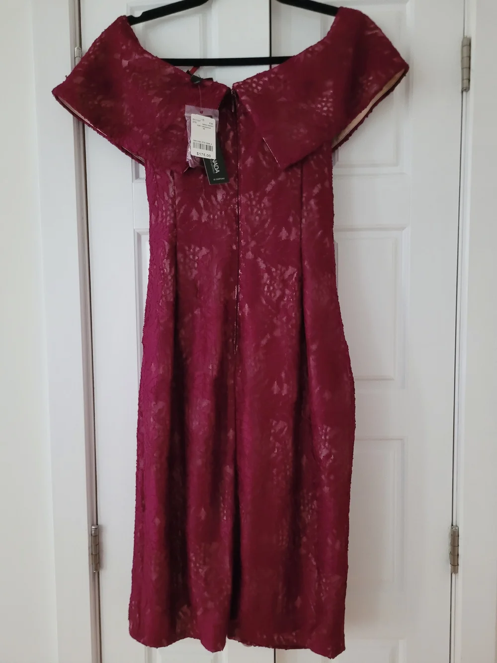 NWT Le Château Berry / Burgundy Off-Shoulder Lace Cocktail Dress Size M - Picture 13 of 16